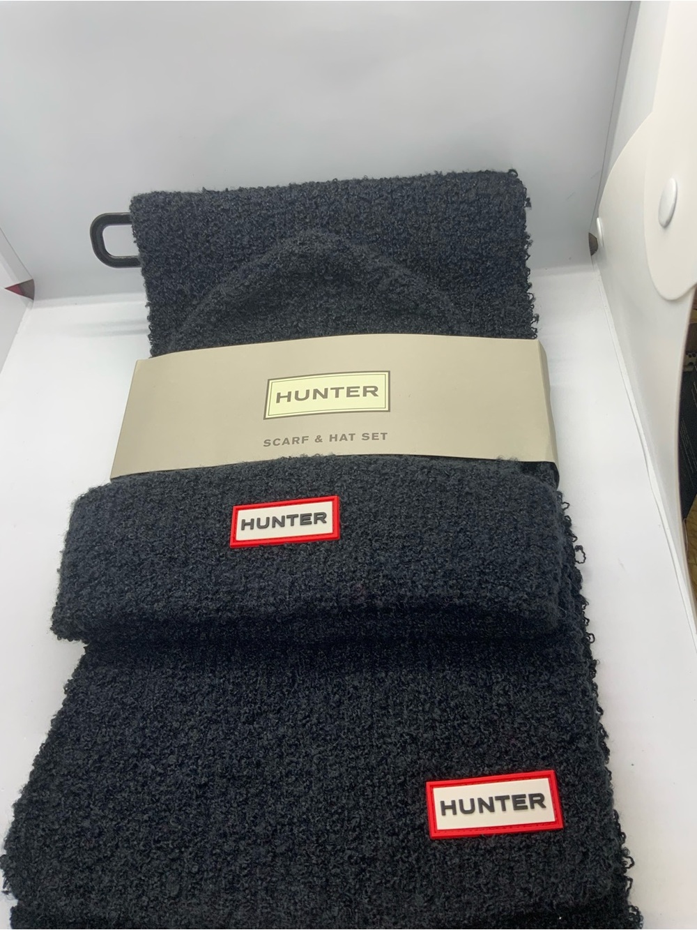 Hunter Men’s Charcoal Black Cropped Beanie & Scarf Set